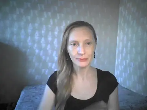 LunaBelle8 online show from May 4, 2026, 4:10 pm