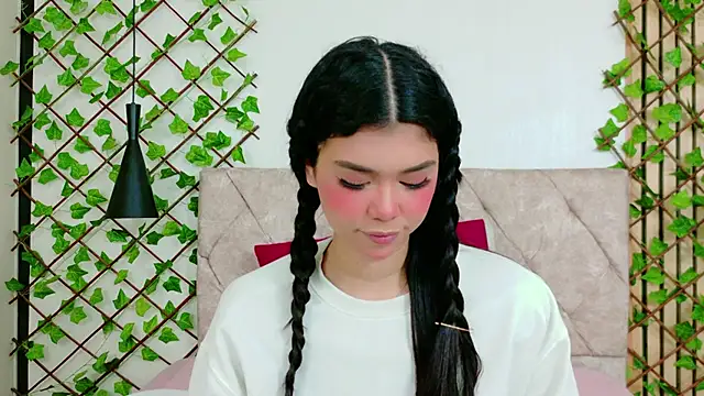 Snapshot of Nathy_Pelaez chatting on May 13, 2026, 11:17 am Nathy Pelaez online show from May 13, 2026, 11:17 am
