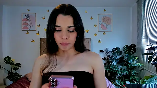 Snapshot of bella_grego chatting on May 20, 2026, 6:16 pm bella grego online show from May 20, 2026, 6:16 pm