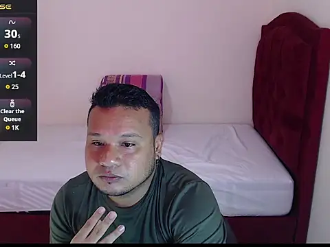 Snapshot of adrian_fox2 chatting on April 27, 2026, 2:37 pm adrian fox2 online show from April 27, 2026, 2:37 pm
