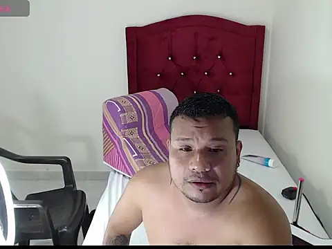 Snapshot of adrian_fox2 chatting on April 24, 2026, 8:49 am adrian fox2 online show from April 24, 2026, 8:49 am