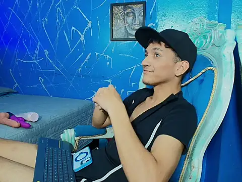 Snapshot of Lexter_Blue chatting on June 10, 2026, 8:54 pm Lexter Blue online show from June 10, 2026, 8:54 pm