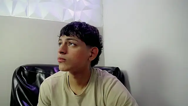 Snapshot of Yosepp_cum chatting on April 29, 2026, 3:43 am Yosepp cum online show from April 29, 2026, 3:43 am