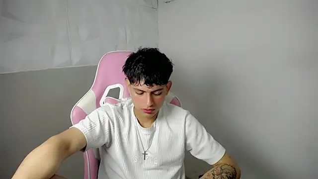 Snapshot of Yosepp_cum chatting on May 10, 2026, 4:05 am Yosepp cum online show from May 10, 2026, 4:05 am