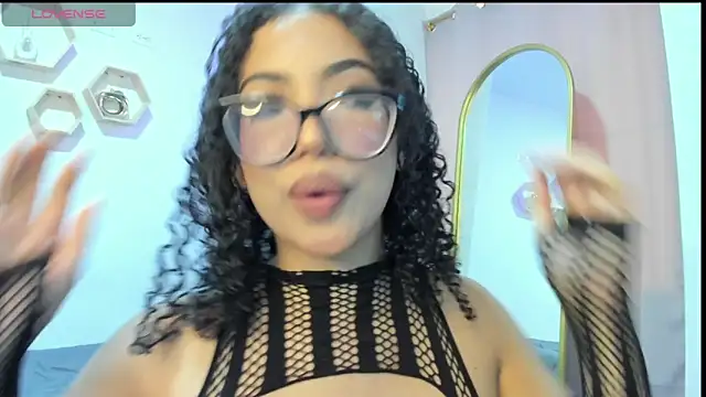 Snapshot of Miss_ebony77 chatting on April 17, 2026, 5:38 pm Miss ebony77 online show from April 17, 2026, 5:38 pm