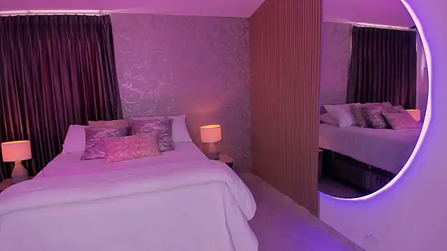 Natasha-aniston online show from June 5, 2026, 7:08 pm