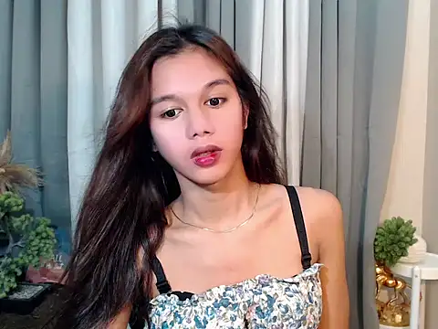 Snapshot of marie_castro chatting on May 3, 2026, 5:05 pm marie castro online show from May 3, 2026, 5:05 pm