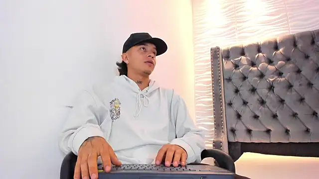 Joseph vans2 online show from April 20, 2026, 3:31 am