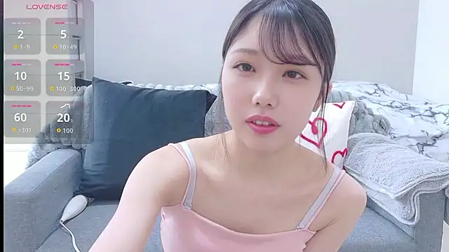 Snapshot of Minamina2 chatting on May 26, 2026, 12:42 am Minamina2 online show from May 26, 2026, 12:42 am