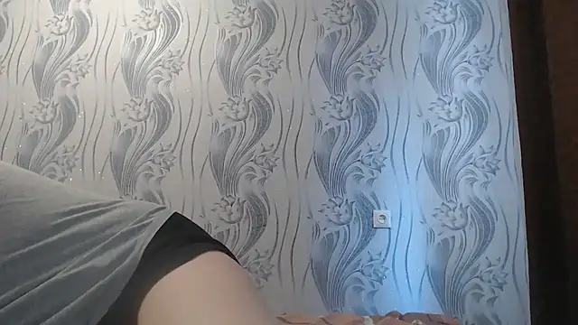 Snapshot of AlinaxJames chatting on June 28, 2026, 7:47 am AlinaxJames online show from June 28, 2026, 7:47 am