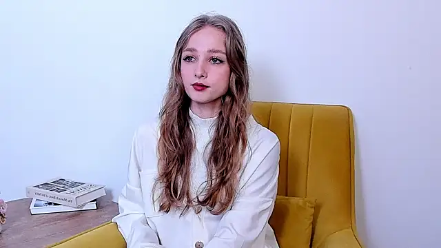 TreasaNeveu online show from April 18, 2026, 7:44 am