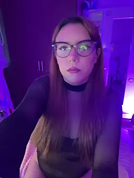 AliceMtz online show from June 10, 2026, 10:55 pm