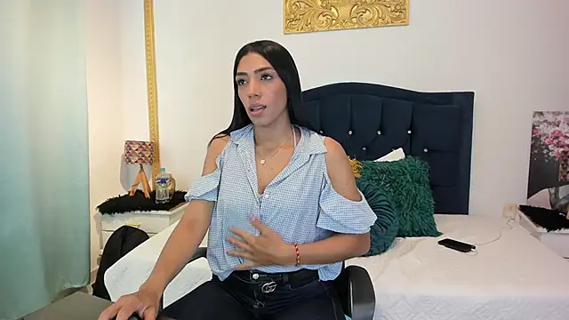 AmberKayleigh online show from June 10, 2026, 6:42 pm
