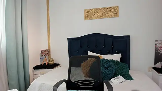 AmberKayleigh online show from June 18, 2026, 7:08 pm