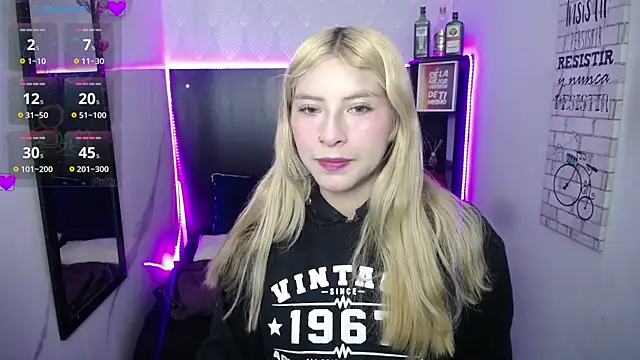 Snapshot of nancy_blonde chatting on July 17, 2026, 12:46 pm nancy blonde online show from July 17, 2026, 12:46 pm