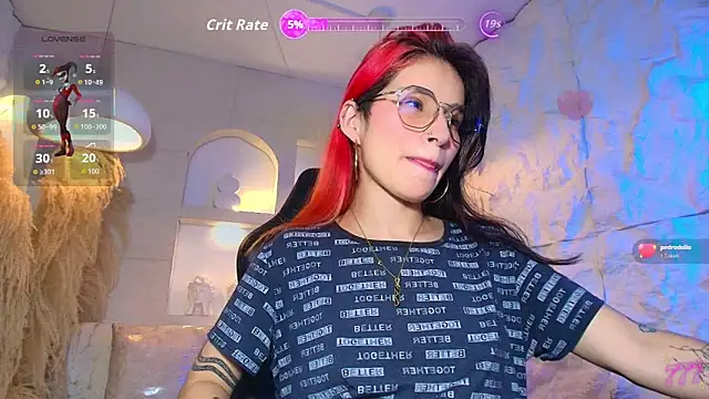 Snapshot of Moon_Red_r chatting on May 5, 2026, 12:41 pm Moon Red r online show from May 5, 2026, 12:41 pm