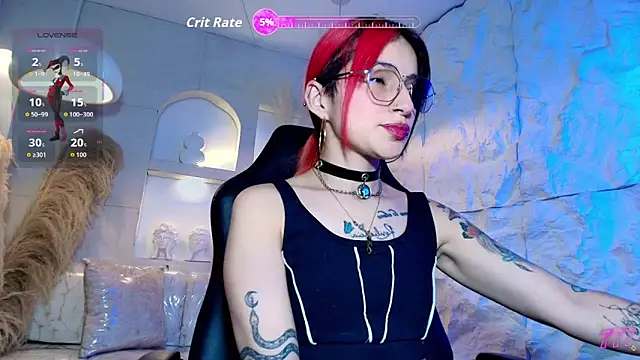 Snapshot of Moon_Red_r chatting on May 1, 2026, 8:03 pm Moon Red r online show from May 1, 2026, 8:03 pm
