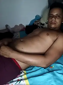 ReinaldoZapata online show from April 29, 2026, 3:27 pm