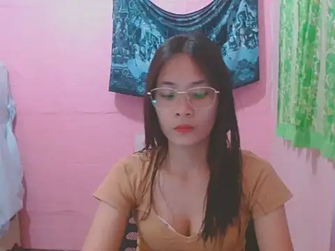 Sweetsexylady19 online show from May 17, 2026, 1:11 pm