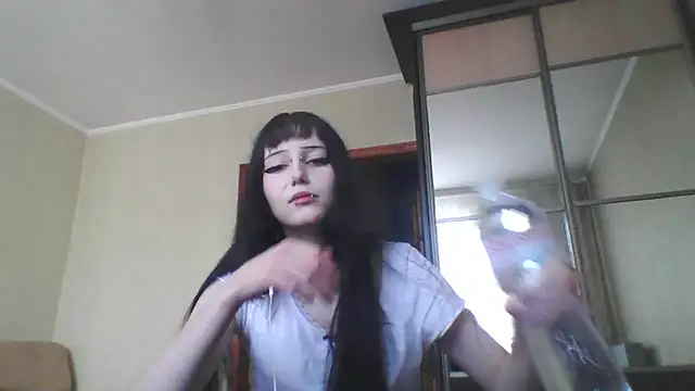 Snapshot of ChargedReign chatting on May 7, 2026, 12:08 pm ChargedReign online show from May 7, 2026, 12:08 pm
