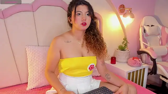 Snapshot of alexa_cutte_ chatting on July 3, 2026, 10:44 am alexa cutte online show from July 3, 2026, 10:44 am