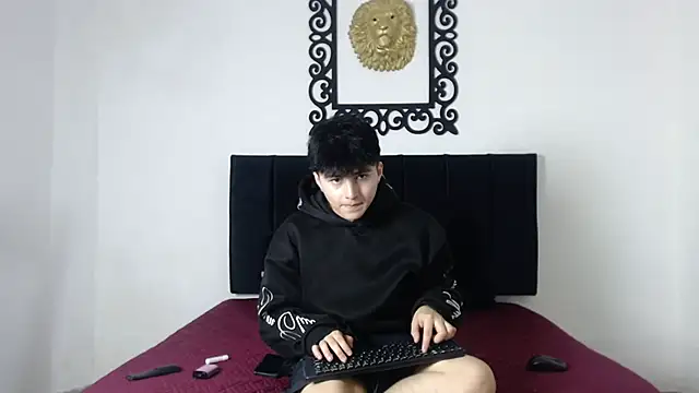 Snapshot of LunayDream chatting on May 13, 2026, 11:28 am LunayDream online show from May 13, 2026, 11:28 am