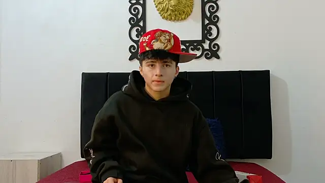 Snapshot of LunayDream chatting on June 9, 2026, 11:44 am LunayDream online show from June 9, 2026, 11:44 am