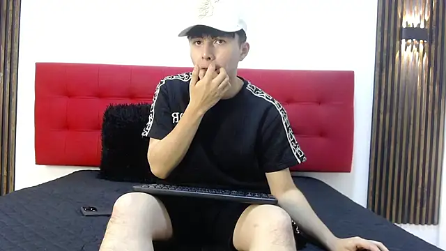 Snapshot of LunayDream chatting on April 21, 2026, 11:17 am LunayDream online show from April 21, 2026, 11:17 am