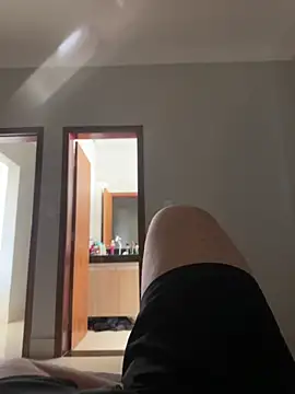 Lucasbb034 online show from April 21, 2026, 4:35 pm