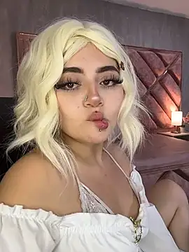 Snapshot of lya_nekko_ chatting on June 25, 2026, 5:12 am lya nekko online show from June 25, 2026, 5:12 am