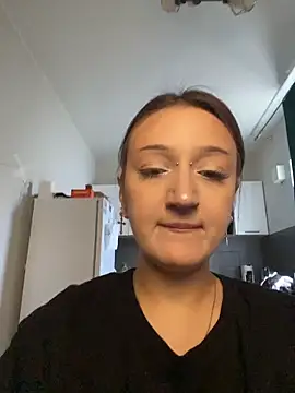 Snapshot of DriveThruCiri chatting on July 14, 2026, 7:46 am DriveThruCiri online show from July 14, 2026, 7:46 am