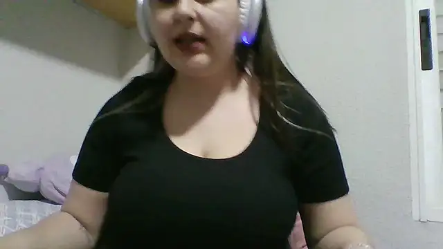 SmokeyAnne online show from April 22, 2026, 8:26 pm