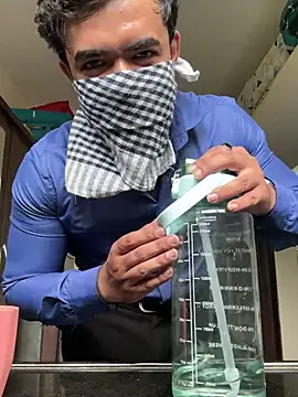 Snapshot of TitanBulk1999 chatting on July 13, 2026, 5:29 am TitanBulk1999 online show from July 13, 2026, 5:29 am