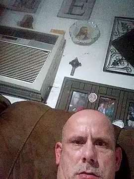 hard4unow5 online show from April 19, 2026, 10:23 pm