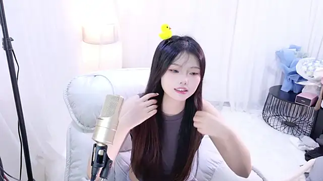 Snapshot of ChuYI-007 chatting on April 27, 2026, 8:45 am ChuYI-007 online show from April 27, 2026, 8:45 am