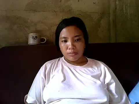 juicyredt online show from May 20, 2026, 6:54 am