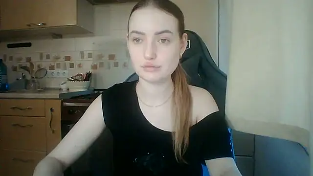 Snapshot of Lisanta chatting on June 19, 2026, 3:40 pm Lisanta online show from June 19, 2026, 3:40 pm