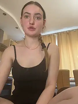 Snapshot of Lisanta chatting on June 28, 2026, 3:40 pm Lisanta online show from June 28, 2026, 3:40 pm