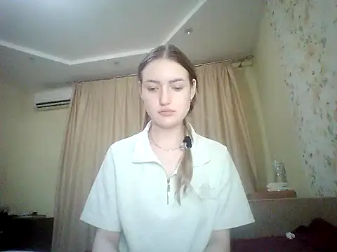 Snapshot of Lisanta chatting on July 28, 2026, 7:39 pm Lisanta online show from July 28, 2026, 7:39 pm