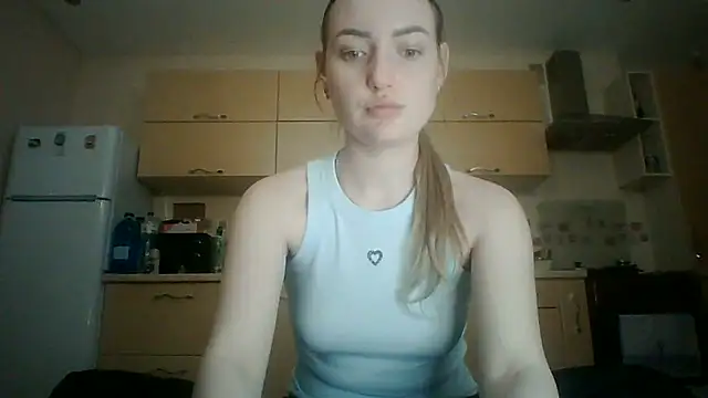 Snapshot of Lisanta chatting on July 10, 2026, 7:36 pm Lisanta online show from July 10, 2026, 7:36 pm