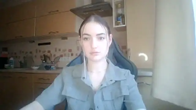 Snapshot of Lisanta chatting on June 20, 2026, 4:01 pm Lisanta online show from June 20, 2026, 4:01 pm