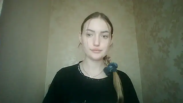 Snapshot of Lisanta chatting on July 22, 2026, 8:33 pm Lisanta online show from July 22, 2026, 8:33 pm