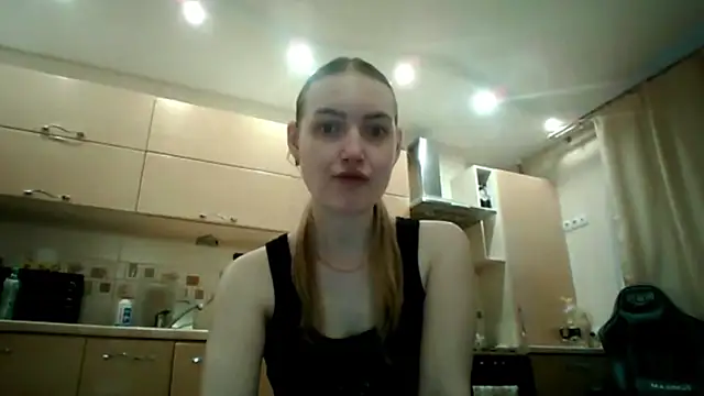Snapshot of Lisanta chatting on May 13, 2026, 4:58 pm Lisanta online show from May 13, 2026, 4:58 pm