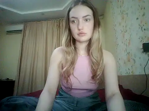 Snapshot of Lisanta chatting on July 30, 2026, 7:13 pm Lisanta online show from July 30, 2026, 7:13 pm
