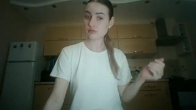 Snapshot of Lisanta chatting on July 4, 2026, 6:45 pm Lisanta online show from July 4, 2026, 6:45 pm