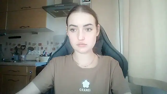 Snapshot of Lisanta chatting on June 14, 2026, 3:02 pm Lisanta online show from June 14, 2026, 3:02 pm