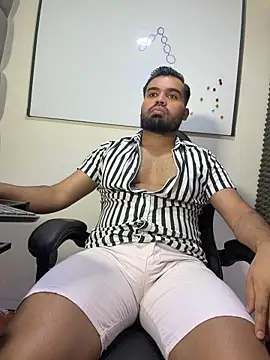 LucaLaurent online show from July 2, 2026, 12:33 am