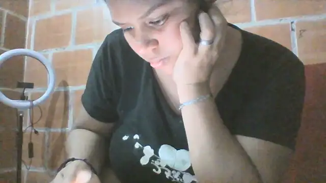 Snapshot of Candelita-hott chatting on May 25, 2026, 3:39 am Candelita-hott online show from May 25, 2026, 3:39 am