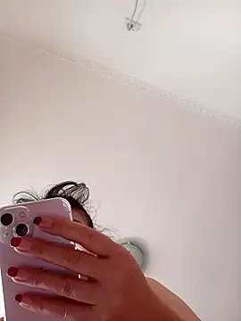 lucy-698 online show from June 19, 2026, 12:38 am