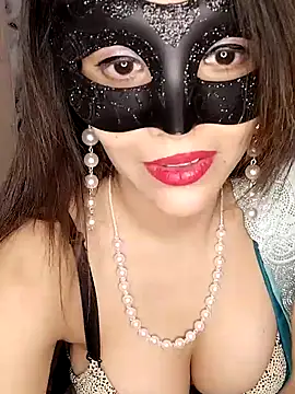 Snapshot of lovelyrosewifey chatting on June 3, 2026, 11:33 am lovelyrosewifey online show from June 3, 2026, 11:33 am